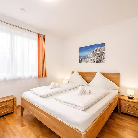 Franz Josef - By Mynests