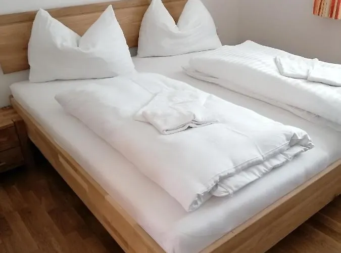 Franz Josef - By Mynests *