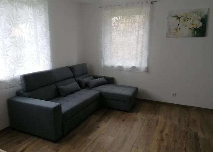 Franz Josef - By Mynests *