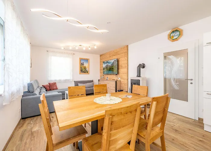 Franz Josef - By Mynests *